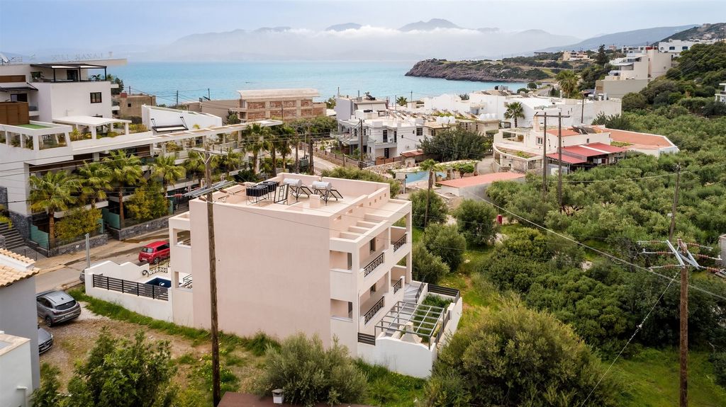 Property photo 1 of 16 Orosea | Coastal Elegance Just Steps From The Beach