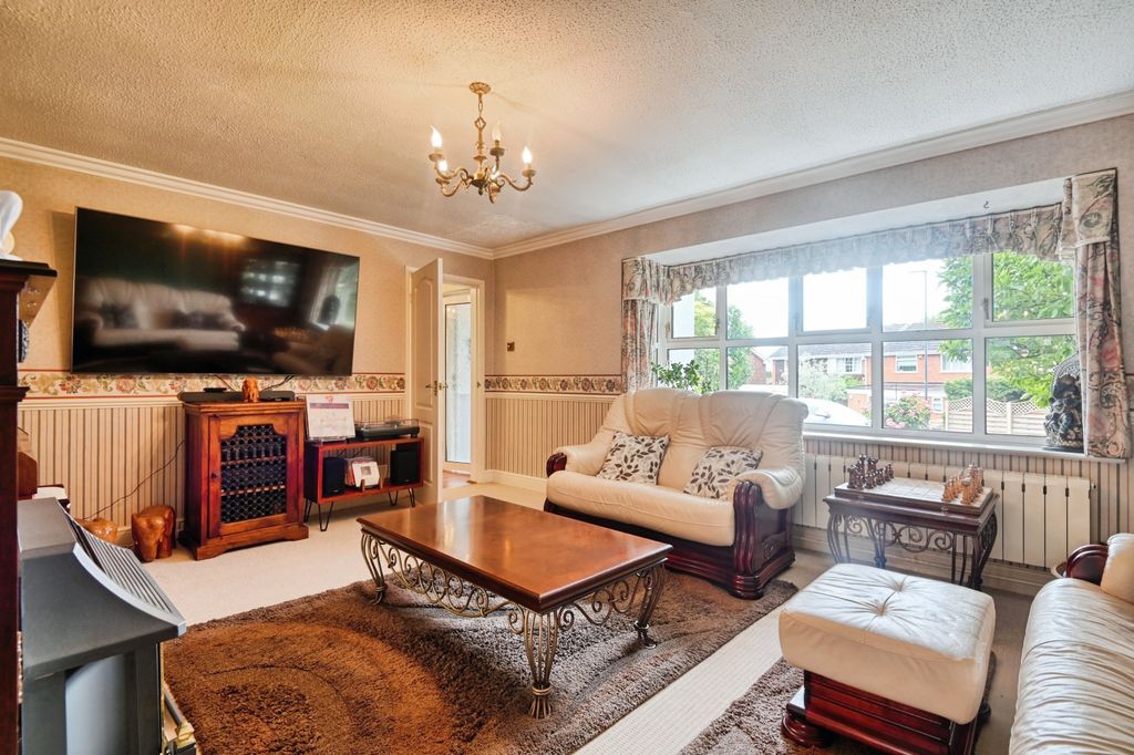 Property photo 3 of 30 Lounge A