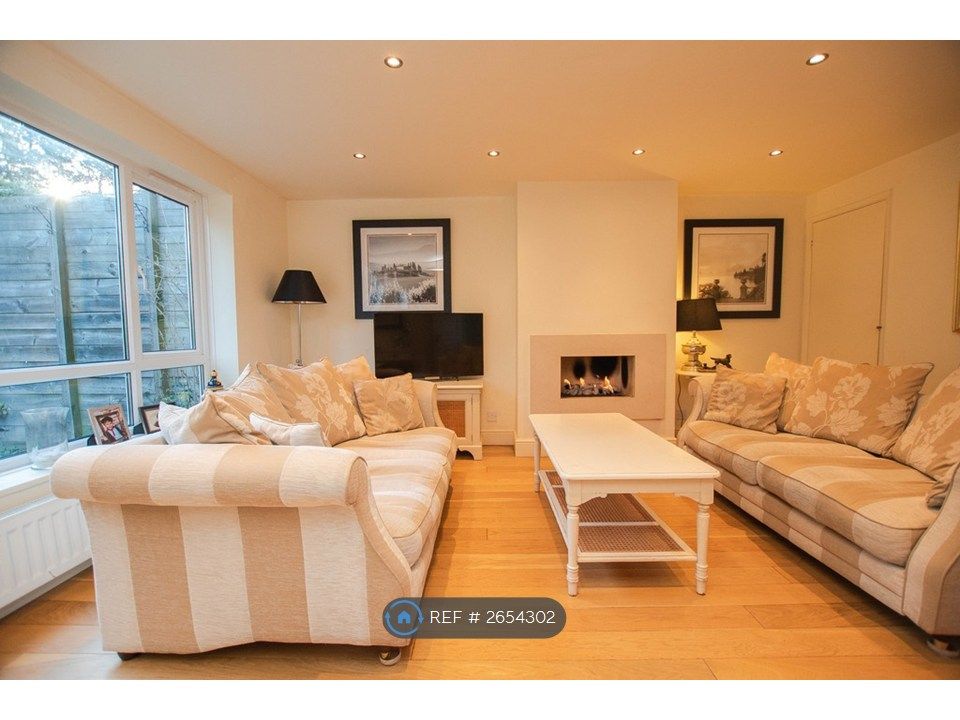 Property photo 2 of 14 Living Room