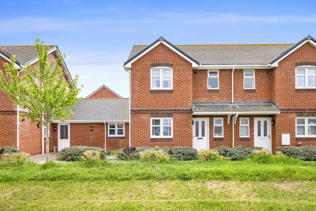Property photo 1 of 32