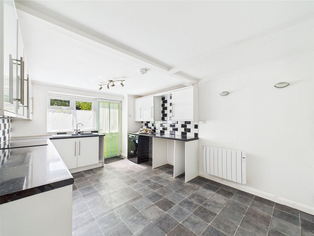 Property photo 3 of 15 Flat 1A