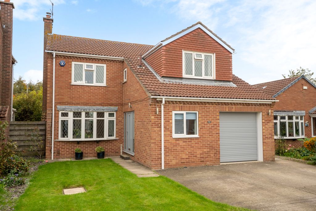 Property photo 1 of 24 15Lowwellpark2