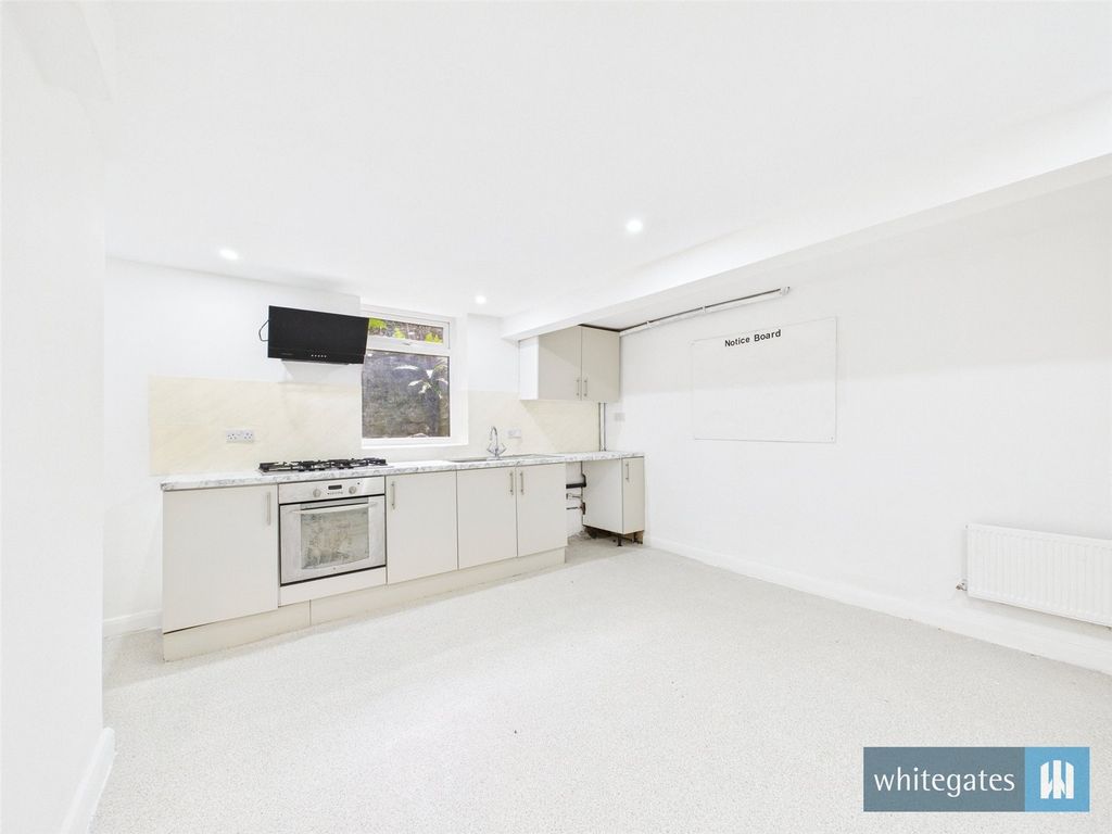 Property photo 3 of 25 Picture No. 29