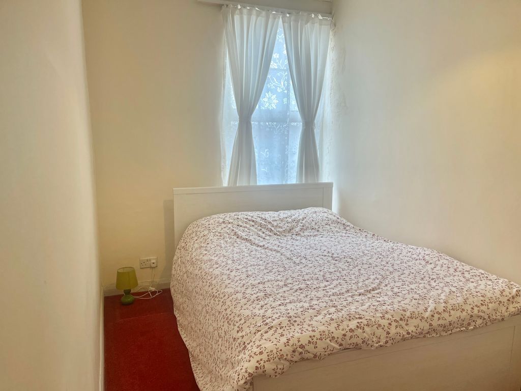 Property photo 3 of 4