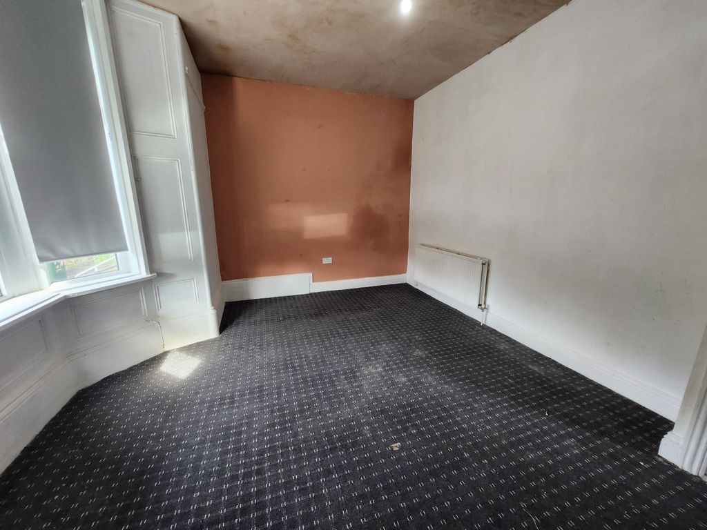 Property photo 1 of 8 113 Little Horton Lane, Bradford, Bd5 0Bu