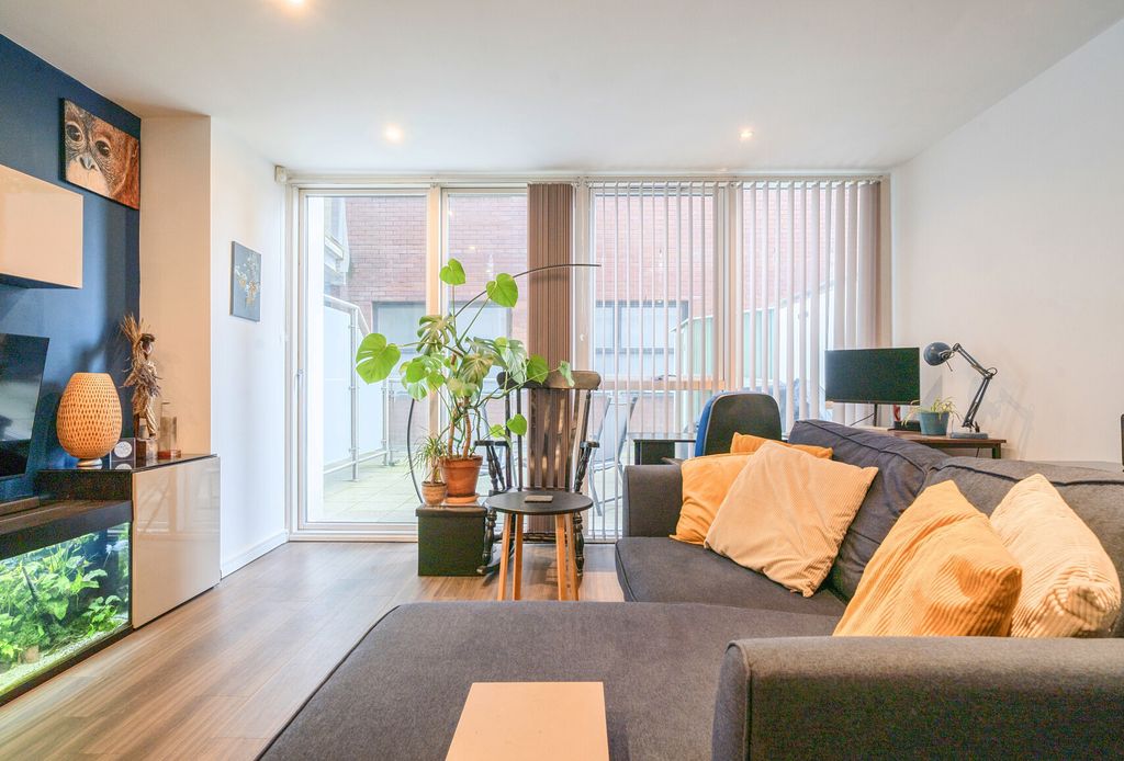Property photo 3 of 17 1456889-11-69Fcd5...