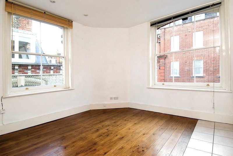 Property photo 3 of 4 Greens Court