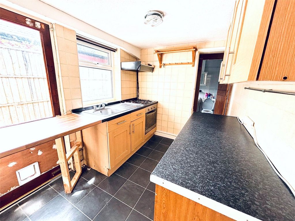 Property photo 3 of 13 Picture No. 12