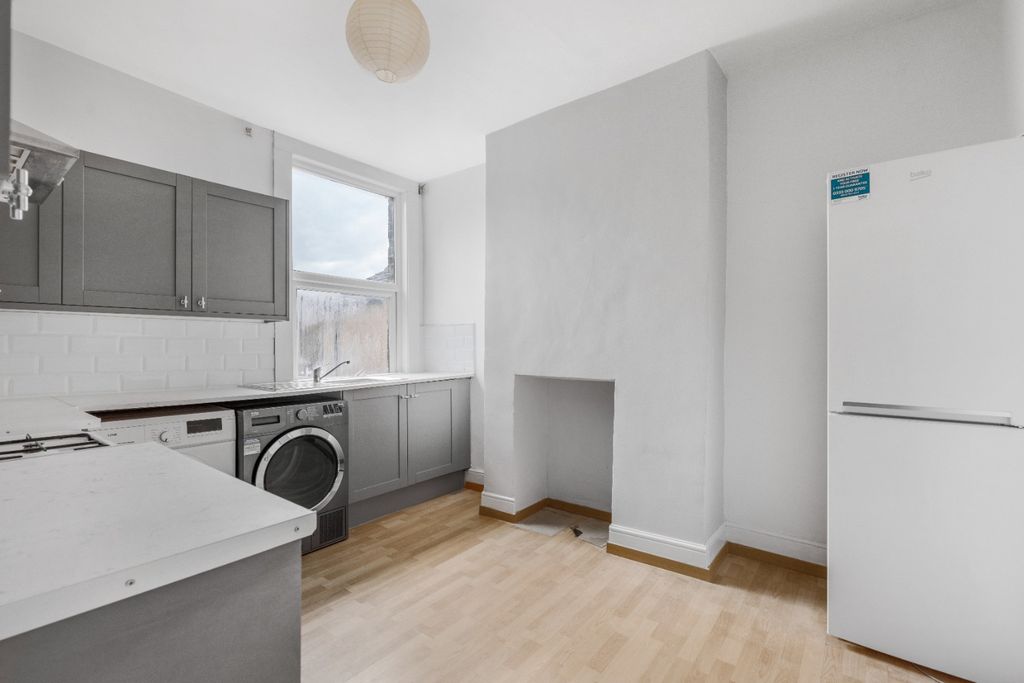 Property photo 3 of 9 2801305