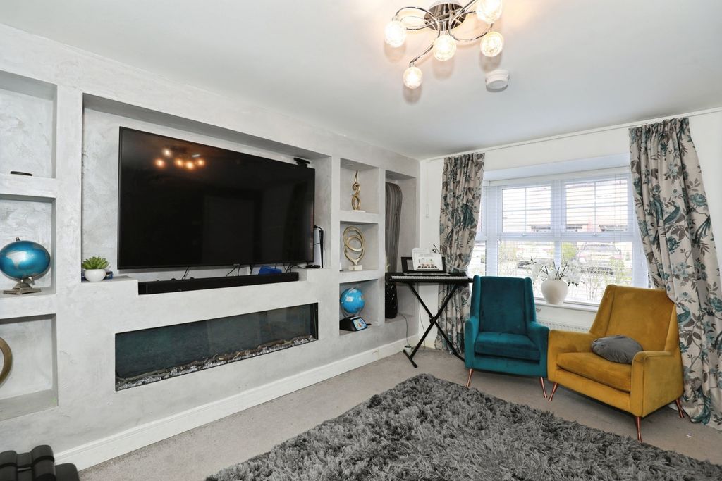 Property photo 3 of 17 Pbox-Img.Jpg