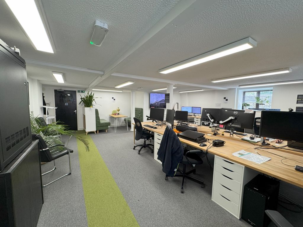 Property photo 2 of 3