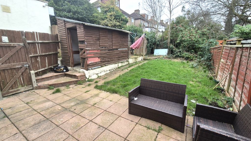 Additional image 13 of 3 bed semi-detached house for saleHay Lane, Kingsbury NW9