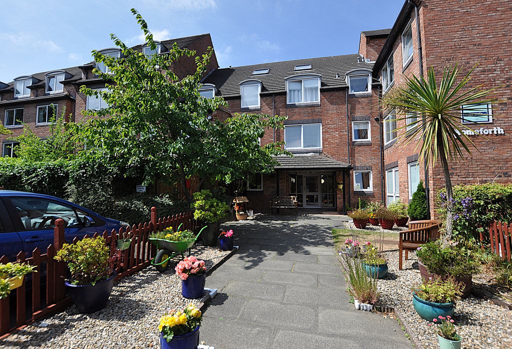 Property photo 2 of 13