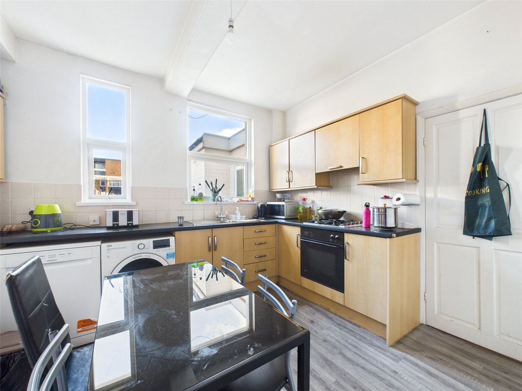 Property photo 3 of 11 Picture No. 12