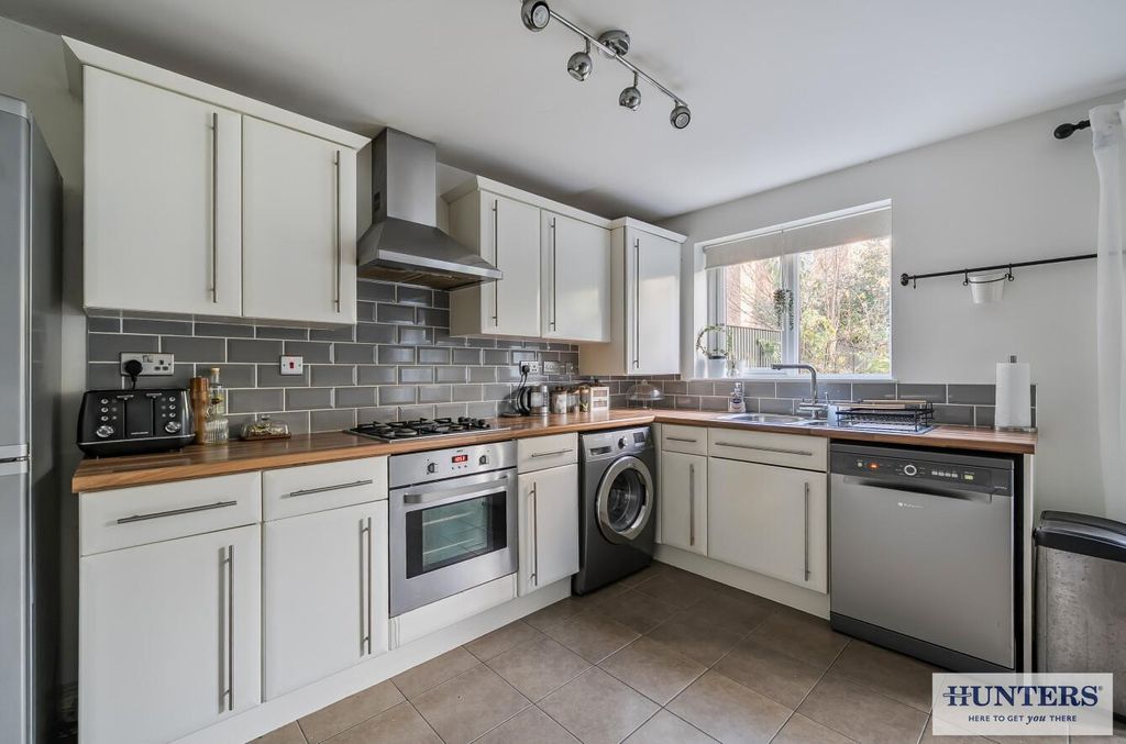 Property photo 3 of 21 E30455F8-40d0-469E-90Db-3029231Ca865.Jpg