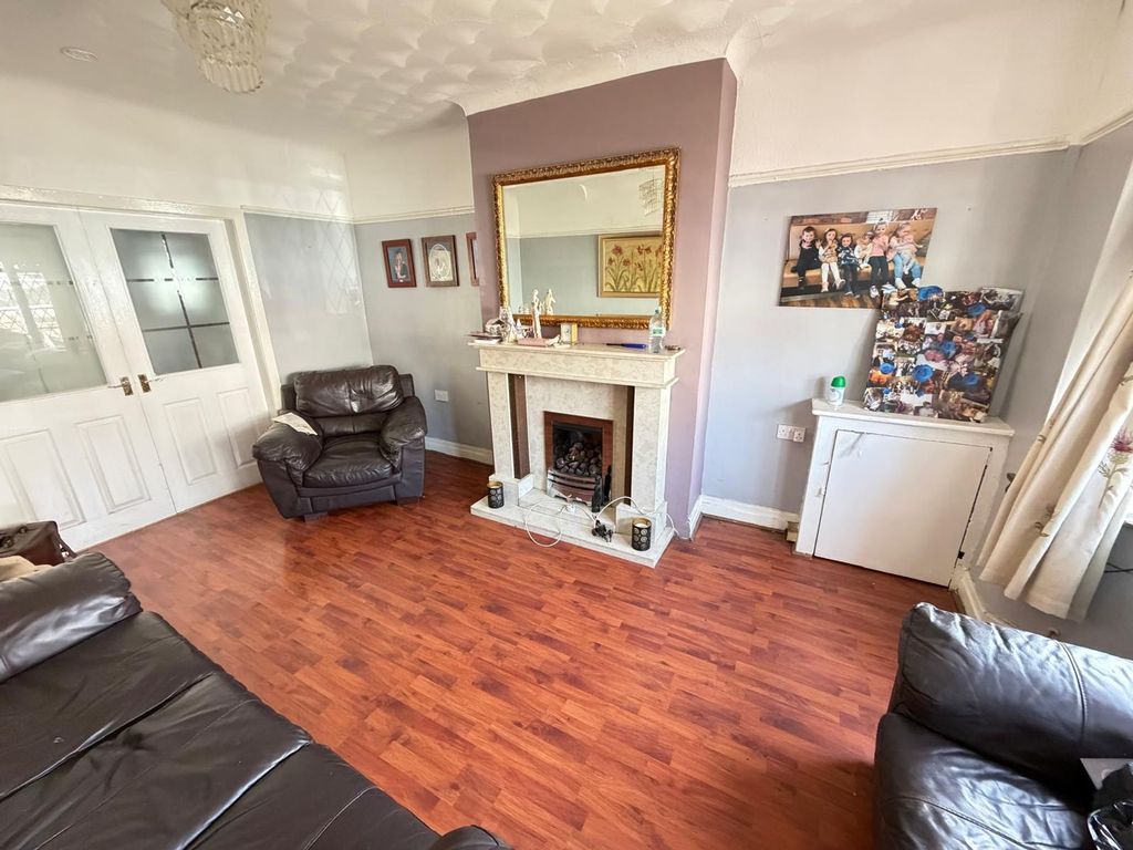 Property photo 2 of 11