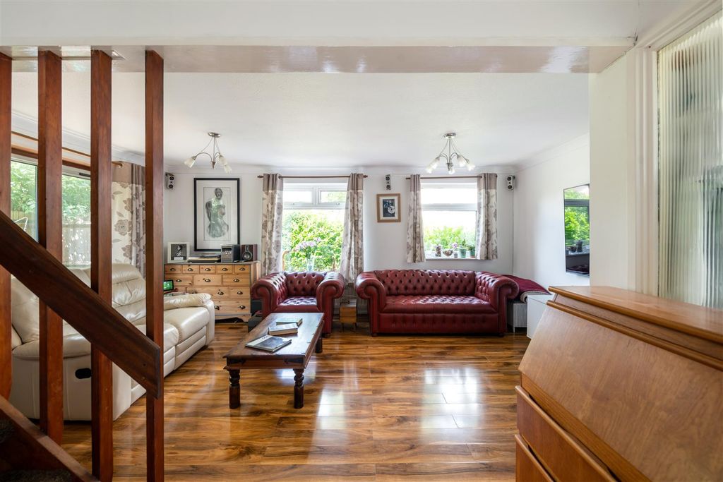 Property photo 1 of 16 14 Charm Close Internals6.Jpg