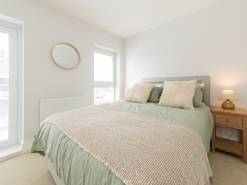 Property photo 1 of 33