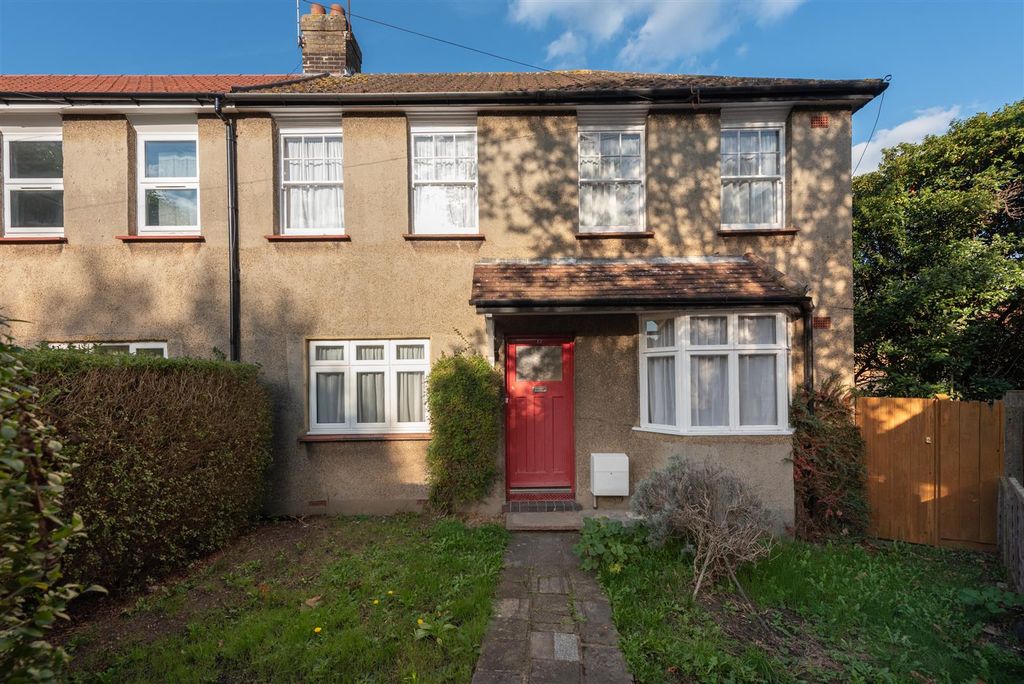 Property photo 1 of 17 Hood Ave 1.Jpg