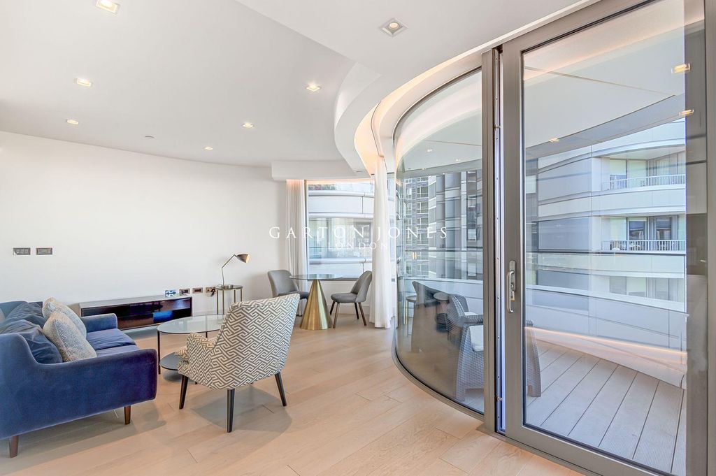 Property photo 3 of 22 Reception