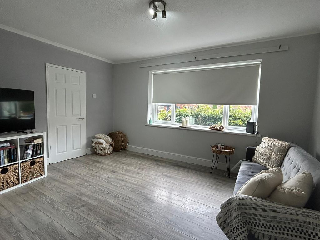 Property photo 3 of 9 Photograph 17