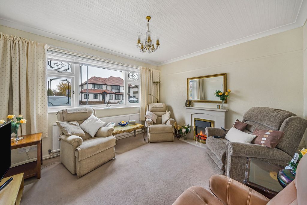 Property photo 2 of 19