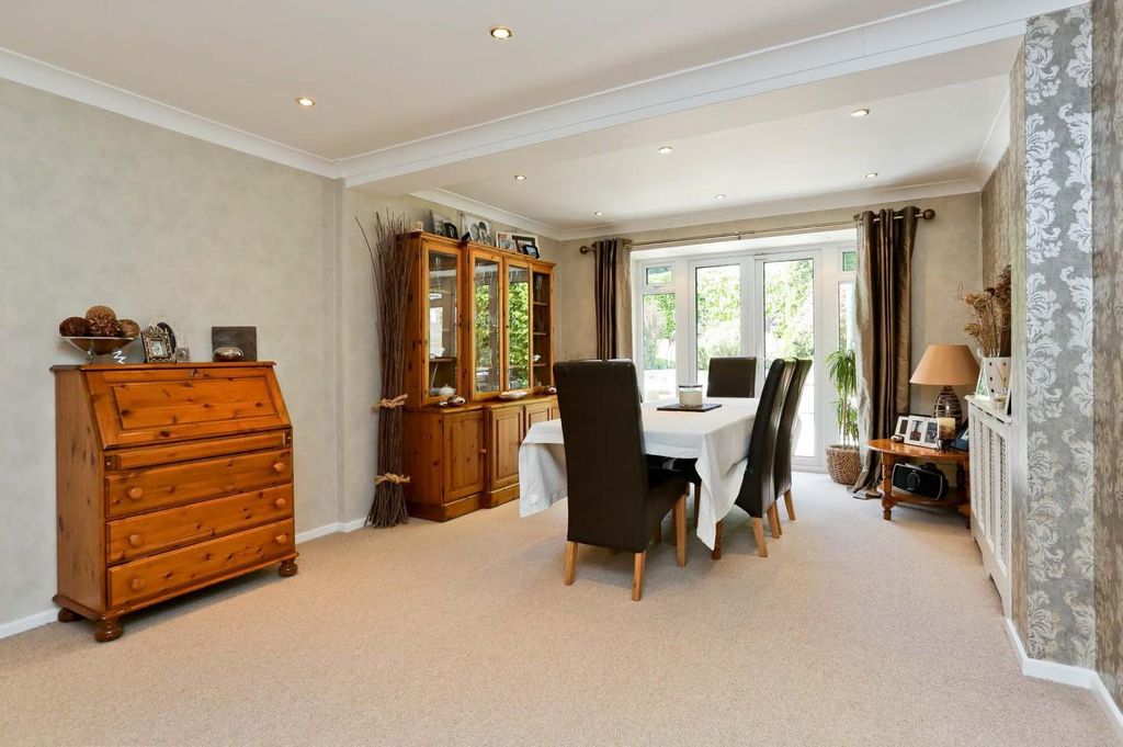 Property photo 2 of 12 Dining-Room.Jpg