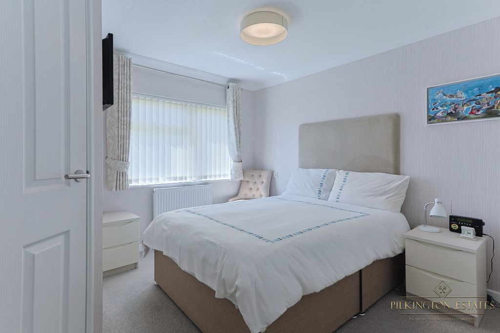 Property photo 3 of 22 4307314