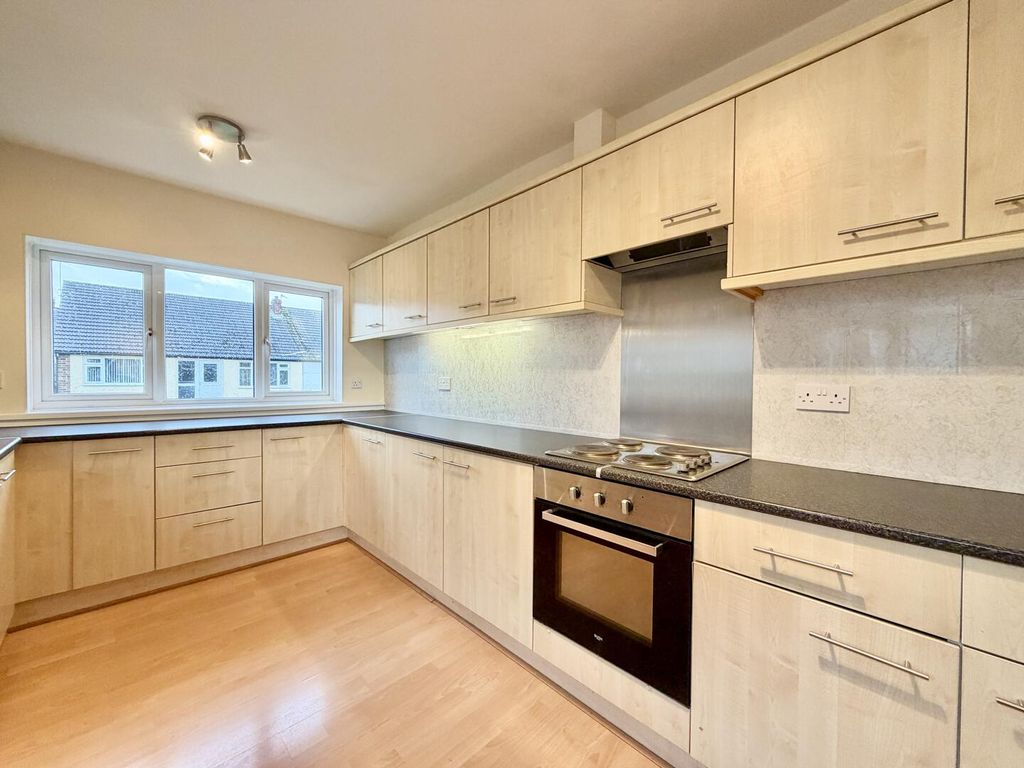 Property photo 2 of 20 Kitchen