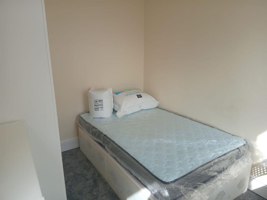 Property photo 1 of 12 Ff42E1A1-E51d-44Bb-Be97-73d30721c543.Jpg