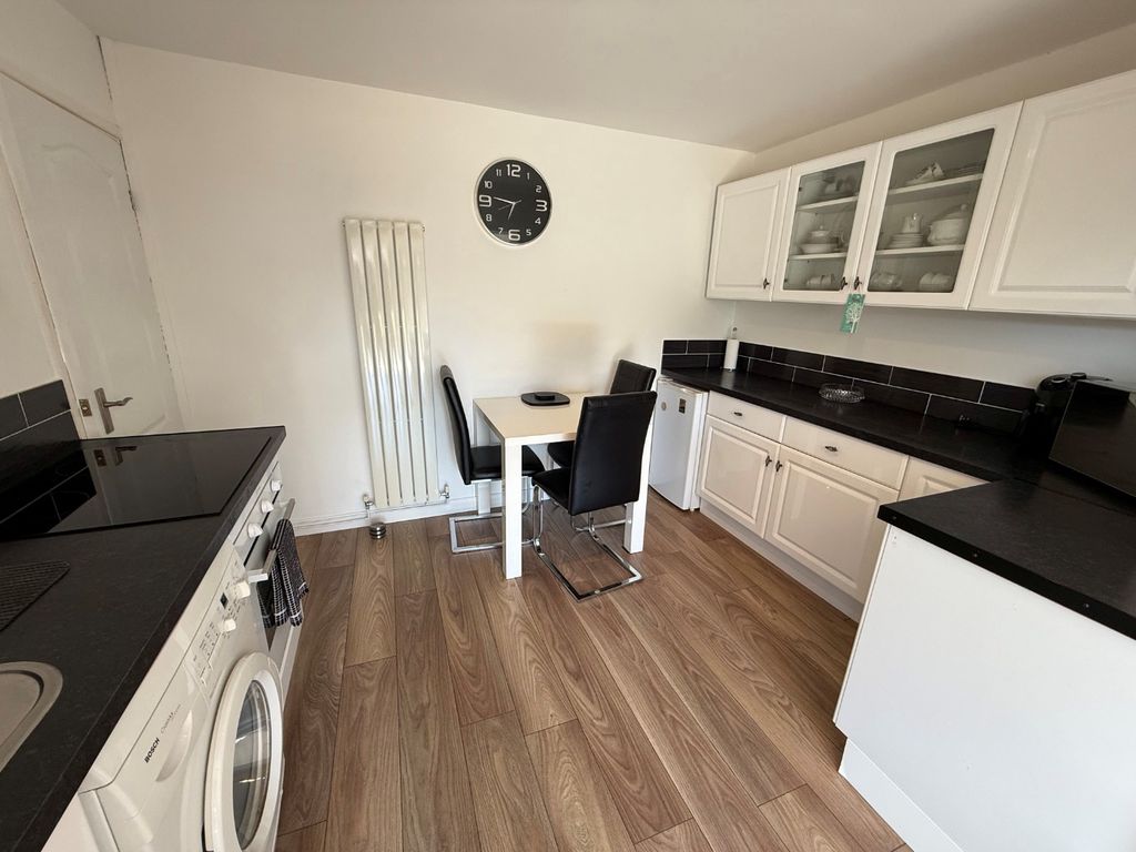 Property photo 2 of 12 4334902