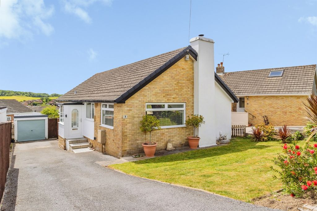 Property photo 1 of 31