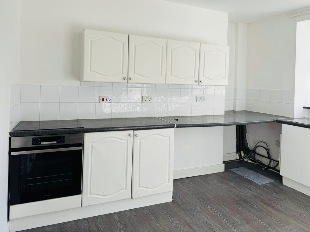 Property photo 2 of 6 A3Bb6F8E-31Ea-44A8-9637-4F1Bf276D6Af