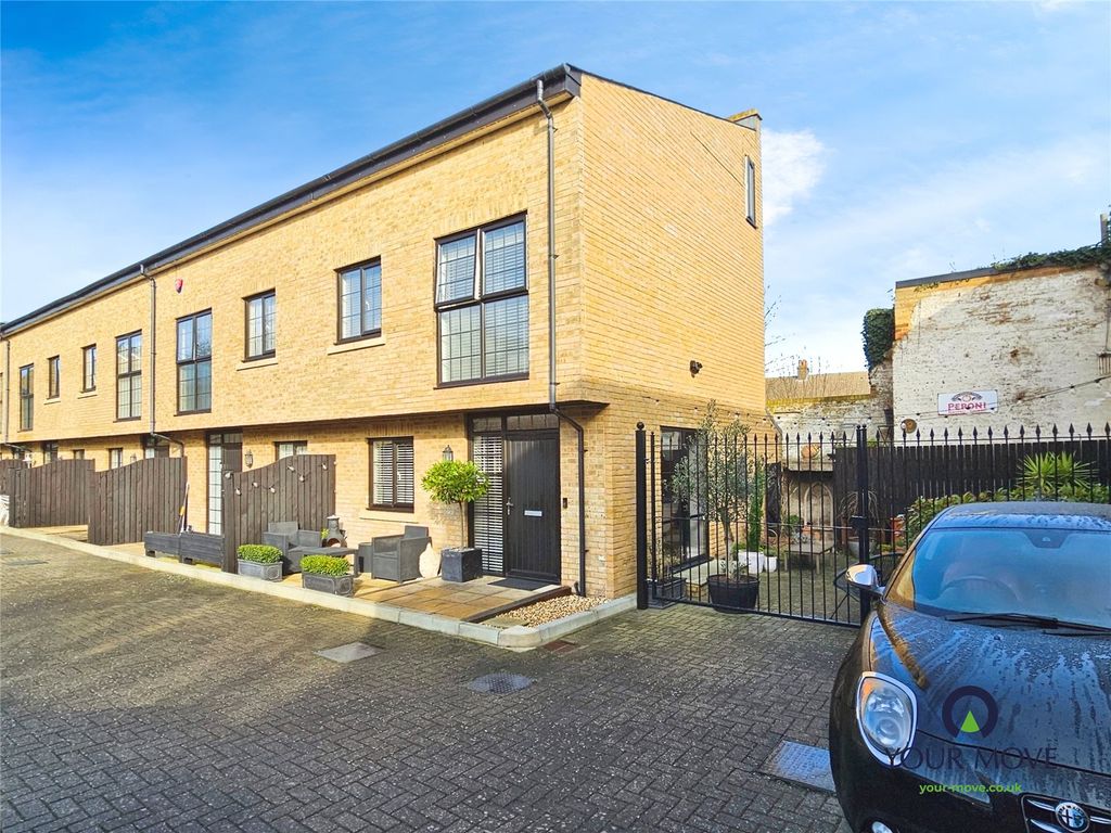 Property photo 1 of 13 External