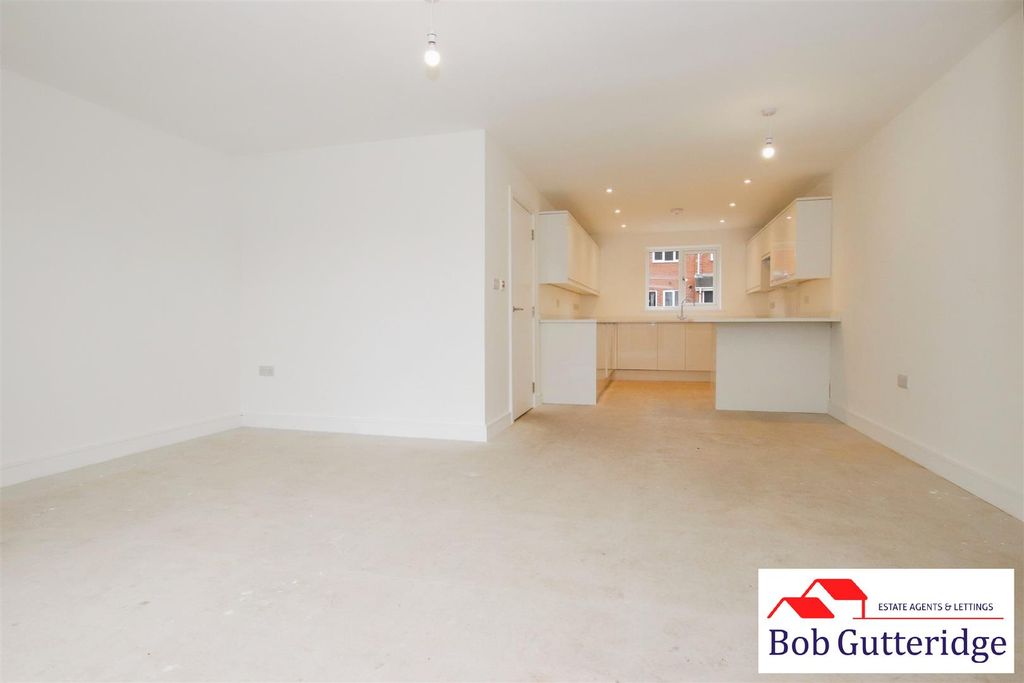 Property photo 3 of 26 Open Plan "L" Shaped Lounge/Diner/Fitted Kitchen