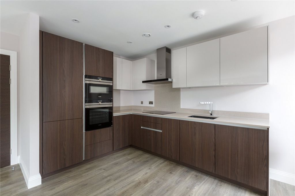 Property photo 2 of 11 Kitchen