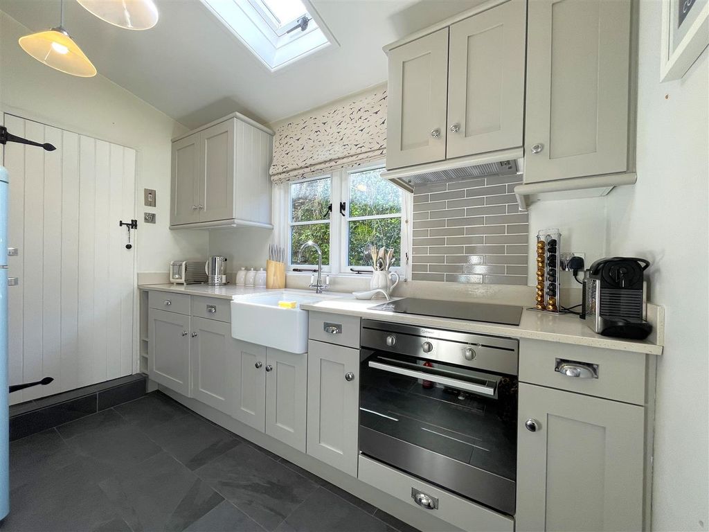 Property photo 2 of 22 Kitchen