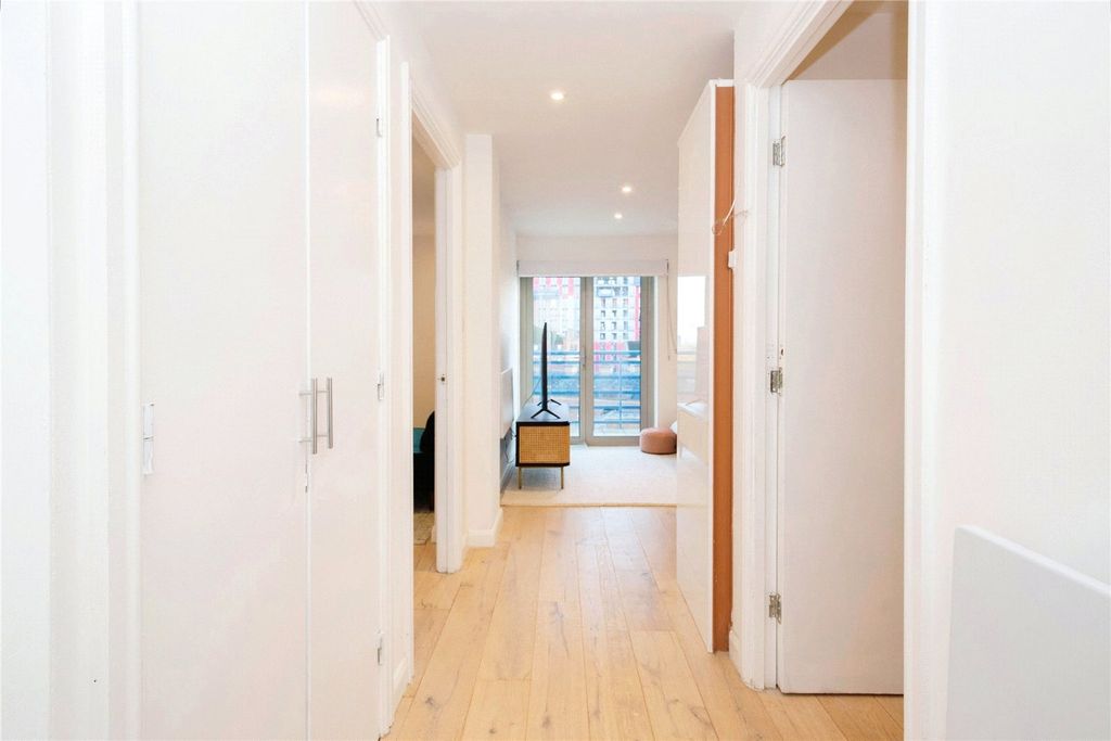 Property photo 2 of 17 Photography