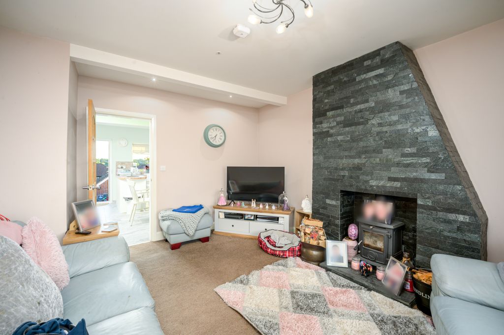 Property photo 2 of 23 03