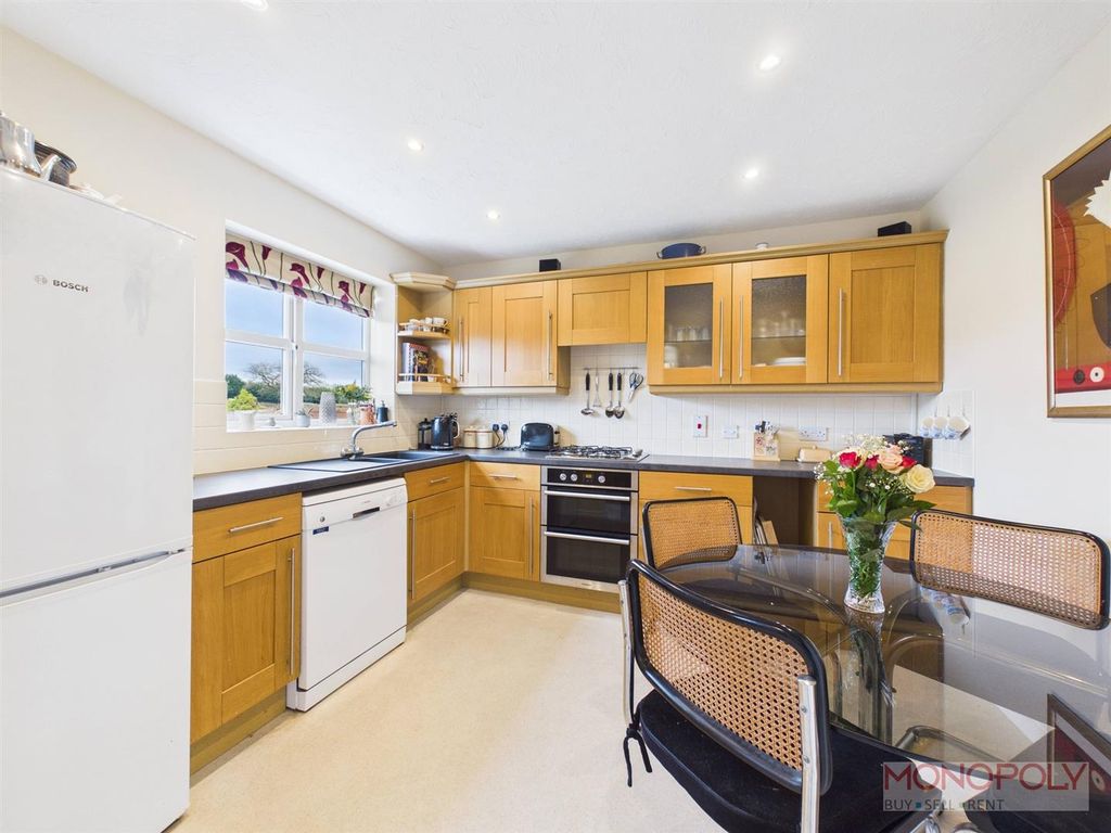 Property photo 3 of 27 Cam04439G0-Pr0244-Still007.Jpg