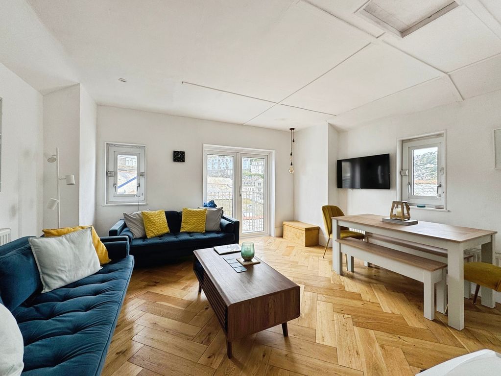 Property photo 3 of 17 Open Plan