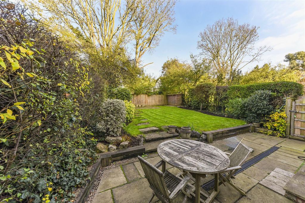 Property photo 2 of 16