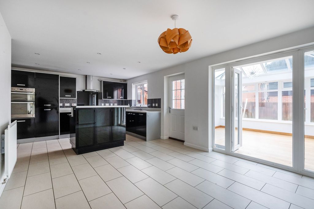 Property photo 2 of 25