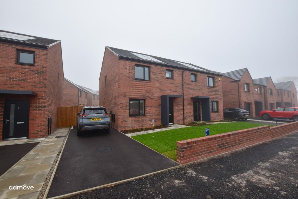 Property photo 1 of 12 Photo 12