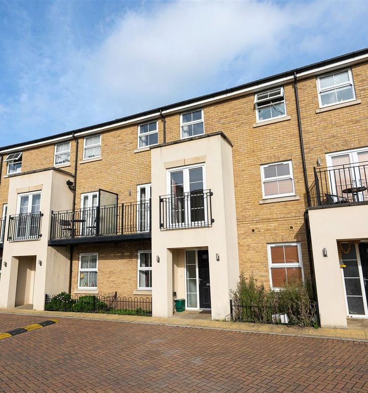 Property photo 2 of 22 Picture No. 24