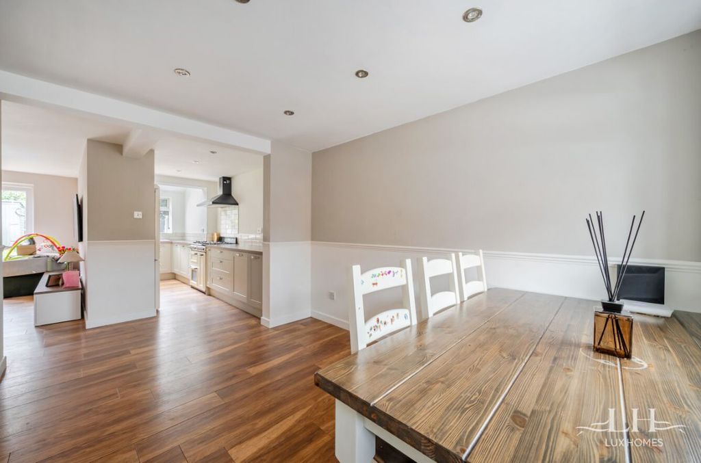 Property photo 1 of 25