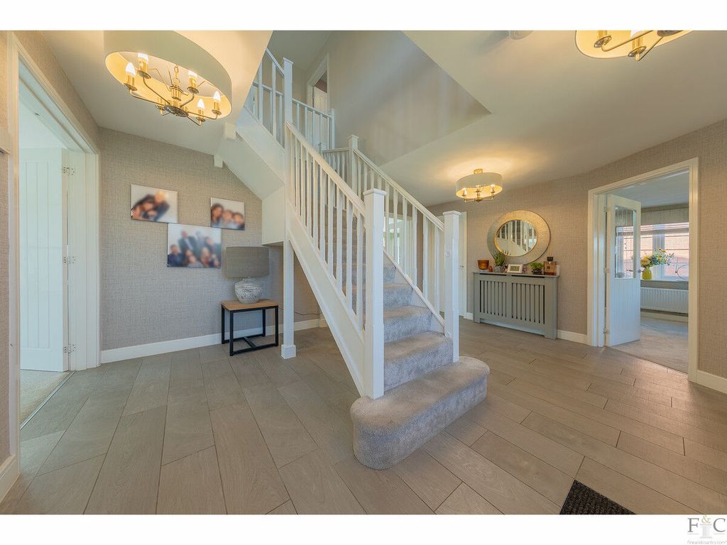 Property photo 2 of 42