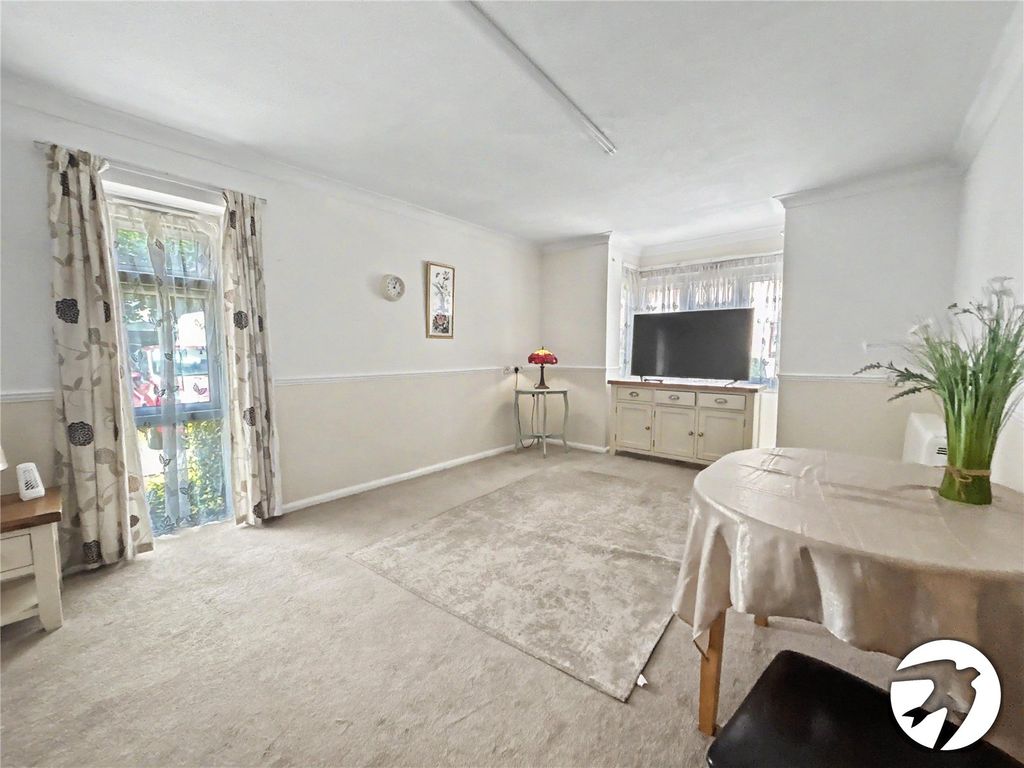 Property photo 2 of 18 Picture No. 28