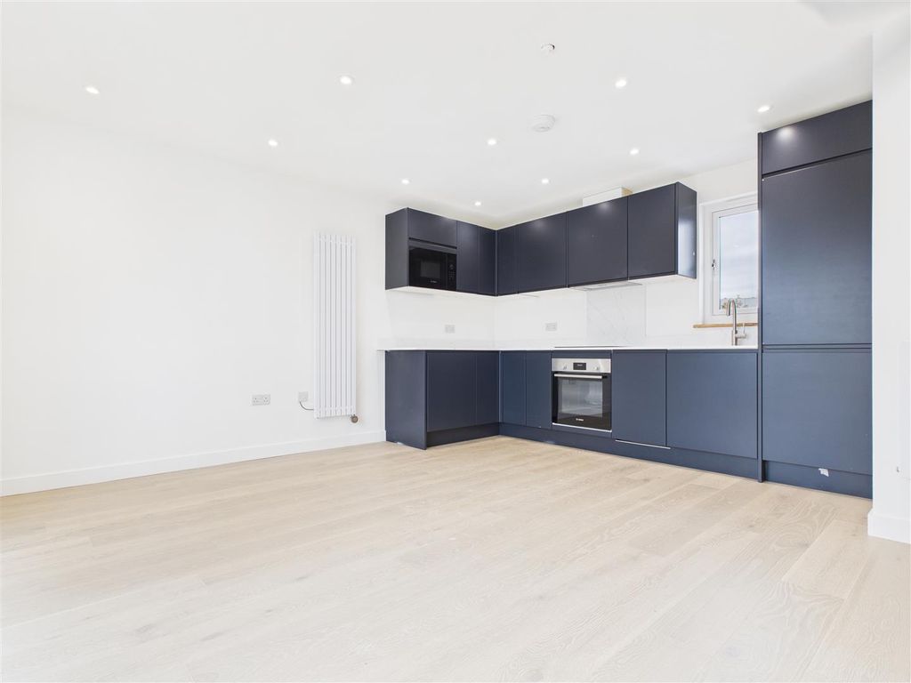 Property photo 1 of 5 Cam04419G0-Pr0038-Still006.Jpg