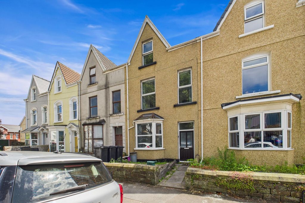 Property photo 1 of 22